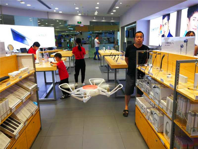 張家界中商購物廣場小米之家新零售體驗店6月9日盛大開業，引領智慧消費新潮流